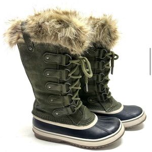 Sorel Joan of Arctic Lace Up Leather Snow/ Winter Boots in Nori Dark Stone Olive